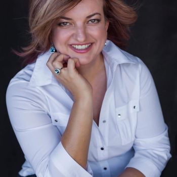 Headshot Inna Peshkova